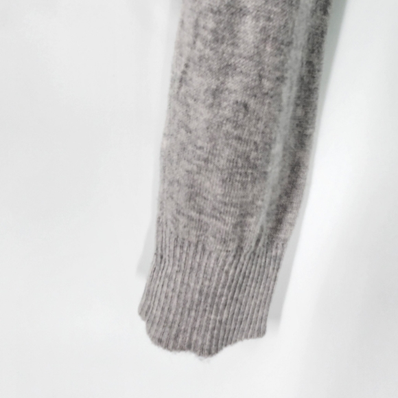 Anthropologie Current Air Mixed Media Snakeskin Print V-neck Sweater Grey SZ XS - Picture 5 of 8